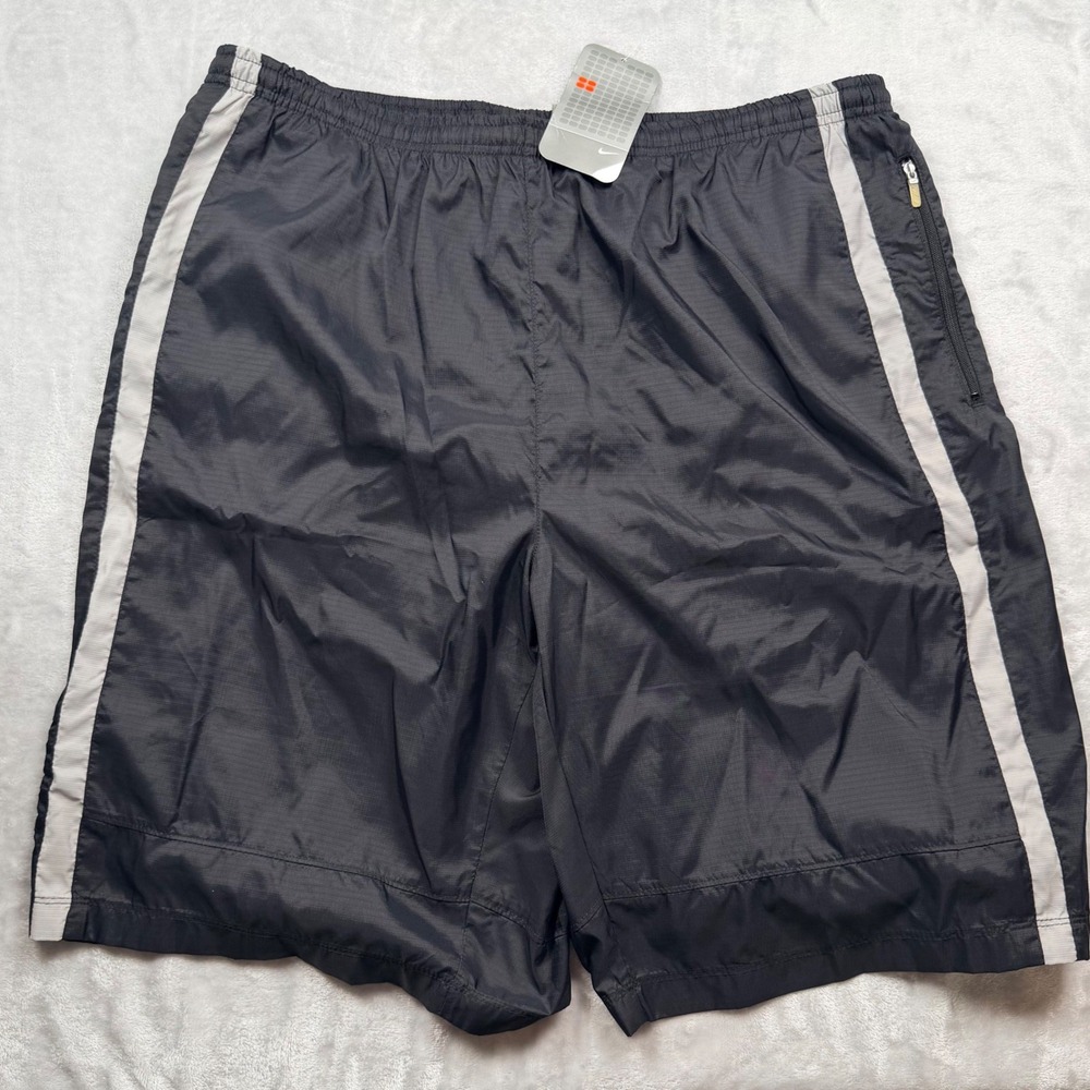 Vtg Y2K Nike Mens XXL Black White Side Stripe Mesh Lined Nylon Shorts 188181